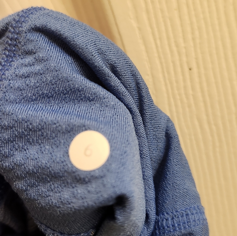 Lululemon Tame Me Tank Top Blue Size 6 - Picture 4 of 4